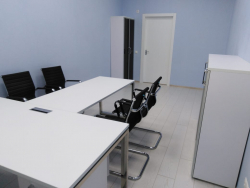 Частная клиника - кабинет главврача. Фото 12