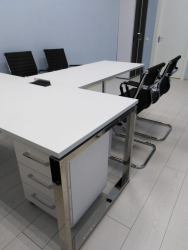 Частная клиника - кабинет главврача. Фото 9