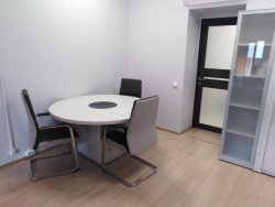 Оснащение мебелью кабинета для руководителя кадровой службы. Фото 10